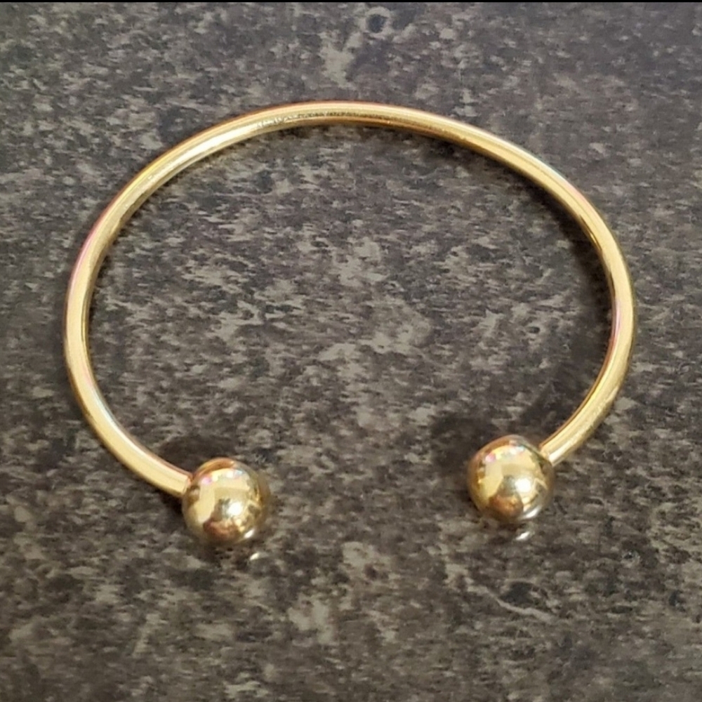 Beautiful Crafted Sterling Gold Cuff Bracelet Magnetic